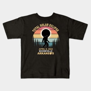 Solar Eclipse 2024 Bigfoot, April 8 2024, Astronomy, Celestial, Retro Eclipse Event 2024 Kids T-Shirt